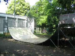 halfpipe.jpg (20994 Byte)