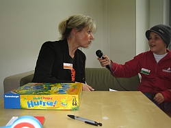 interview2.jpg (38513 Byte)