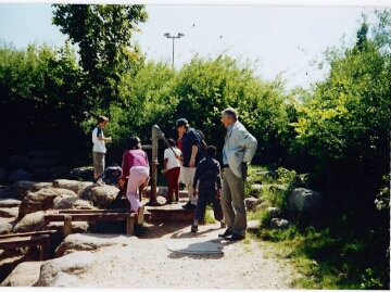 Wasserspielplatz Michaelianger 1.jpg (92937 Byte)