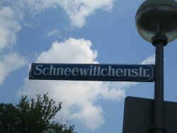 schneewittchenstraenschild.jpg (17362 Byte)