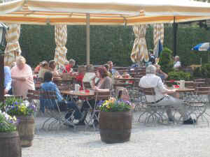 biergarten.jpg (30026 Byte)