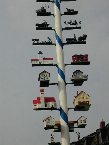 maibaum_aubing_01.jpg (128774 Byte)